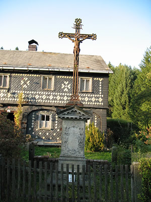 Kříž u čp. 16
